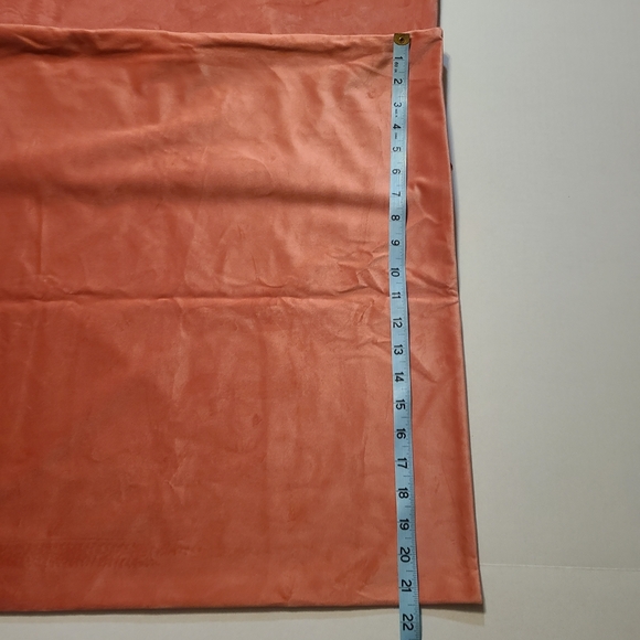 2 Square Coral Velvet Pillow Covers 21 1/2 Inch X 21 1/2 Inch NWOT - Picture 3 of 5